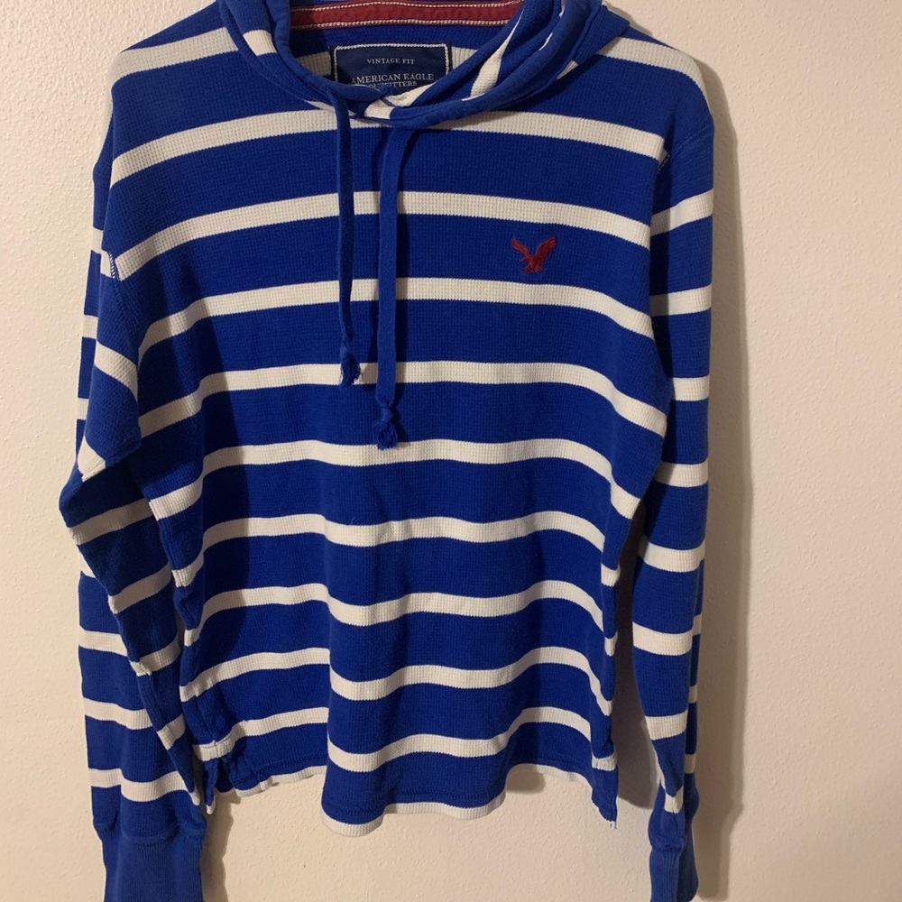 American Eagle hooded long sleeve